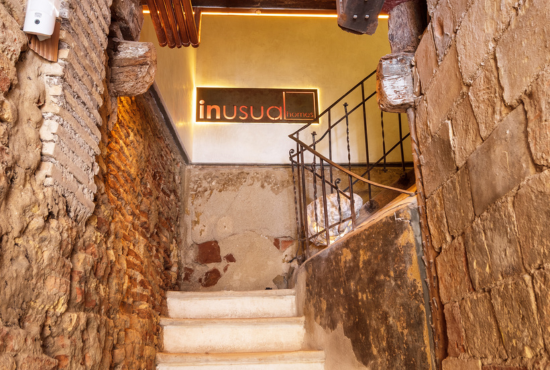 entrada piso con logo