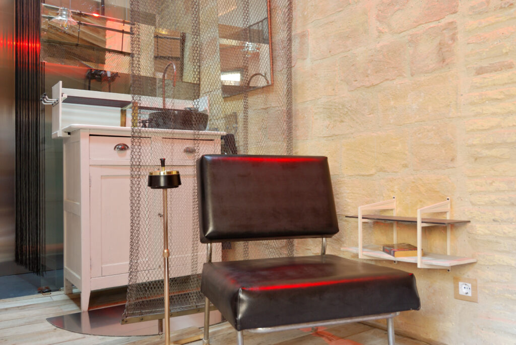 baño y sillón